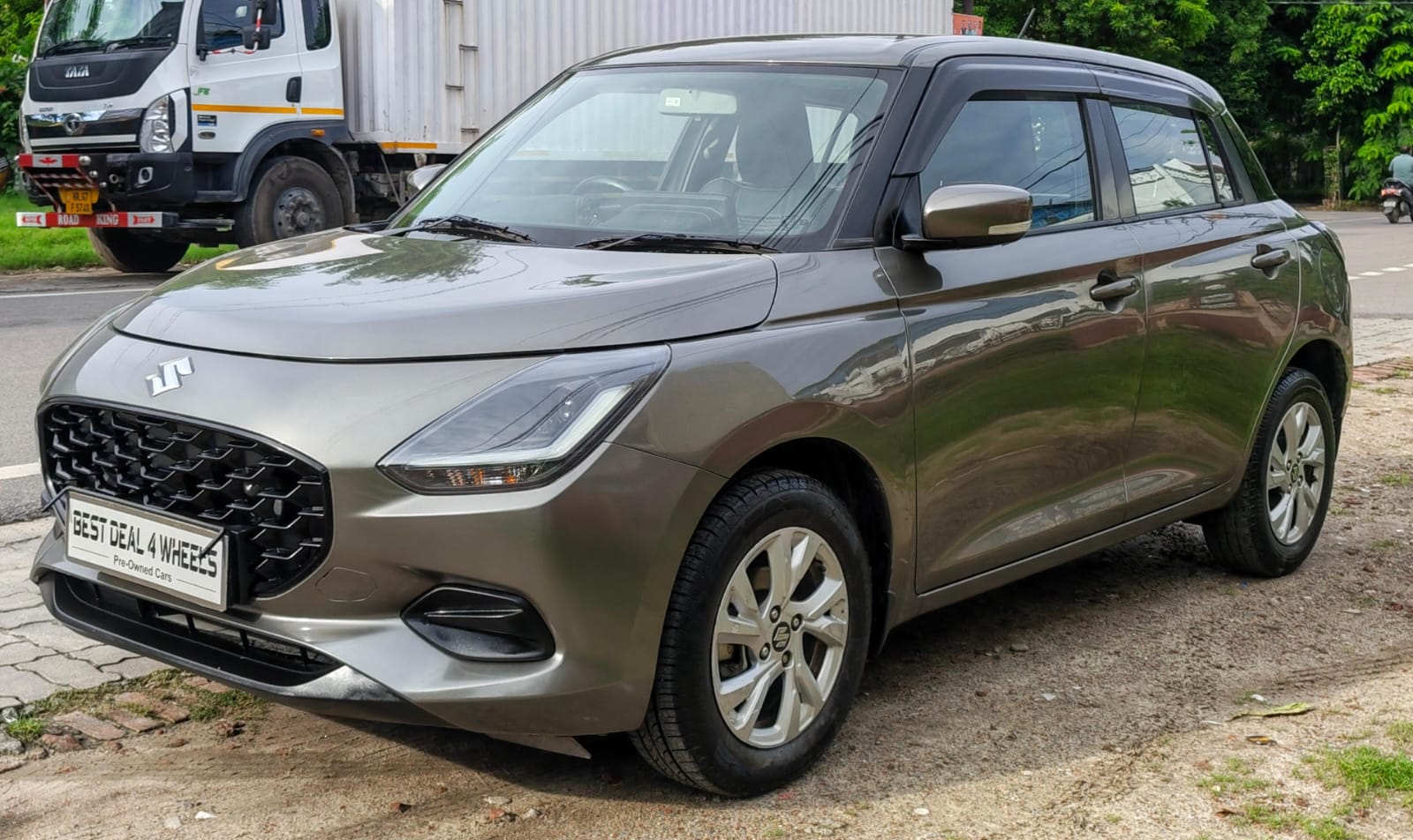 Maruti Swift ZXI Petrol + CNG 2025 for Sale in Raebareli